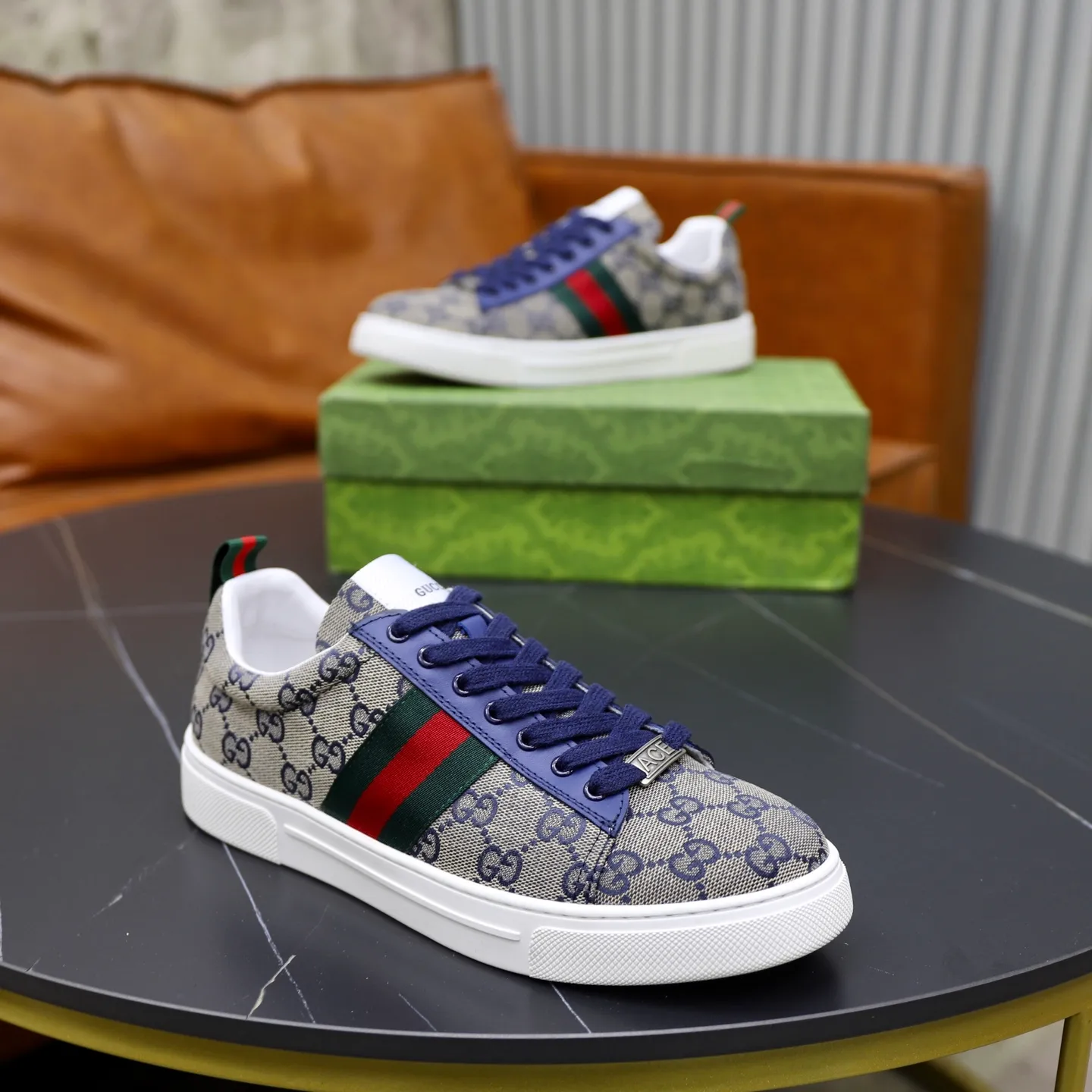 Ex-factory price: 440💰🙅‍♂️🙅‍♂️🙅‍♂️ Brand: GUCCI Standard code: 38-44 (45 customized) Grade: Same as the official website Material: Original material splicing Comfortable and breathable lining Lightweight and wear-resistant sports outsole Style category: Men's fashionable casual shoes Running sneakers Distinguished luxury brand elements Top luxury Color: actual picture color